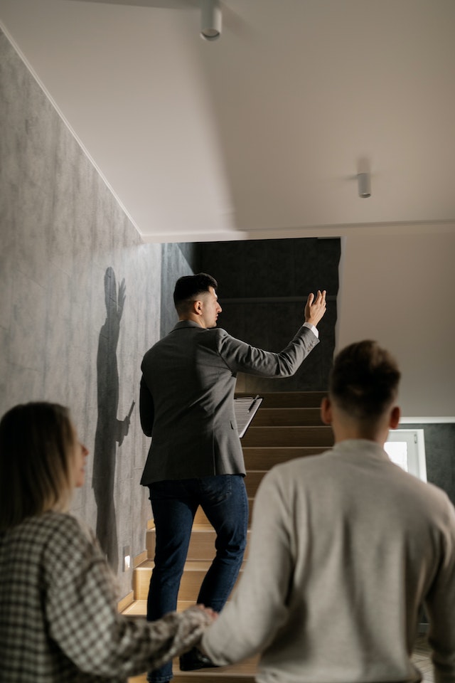 Master the Art of Negotiation in dubai real estate market